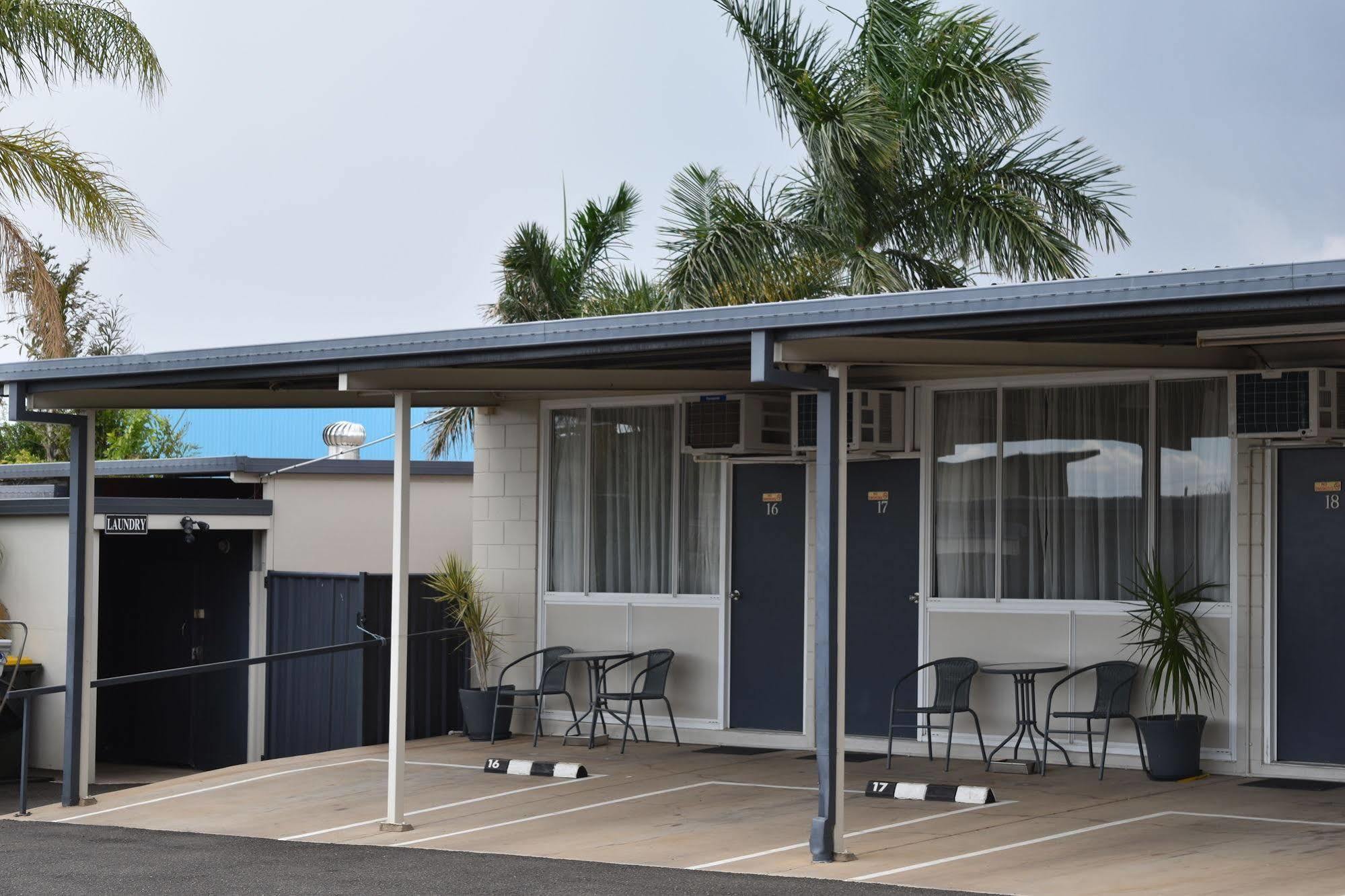 Black Diamond Motel Blackwater ภายนอก รูปภาพ